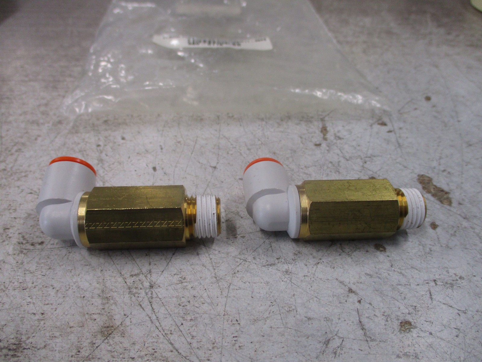 SMC Elbow Fitting KQ2W11-35AS 3/8″ *Lot of 2* *No Bag* New Surplus
