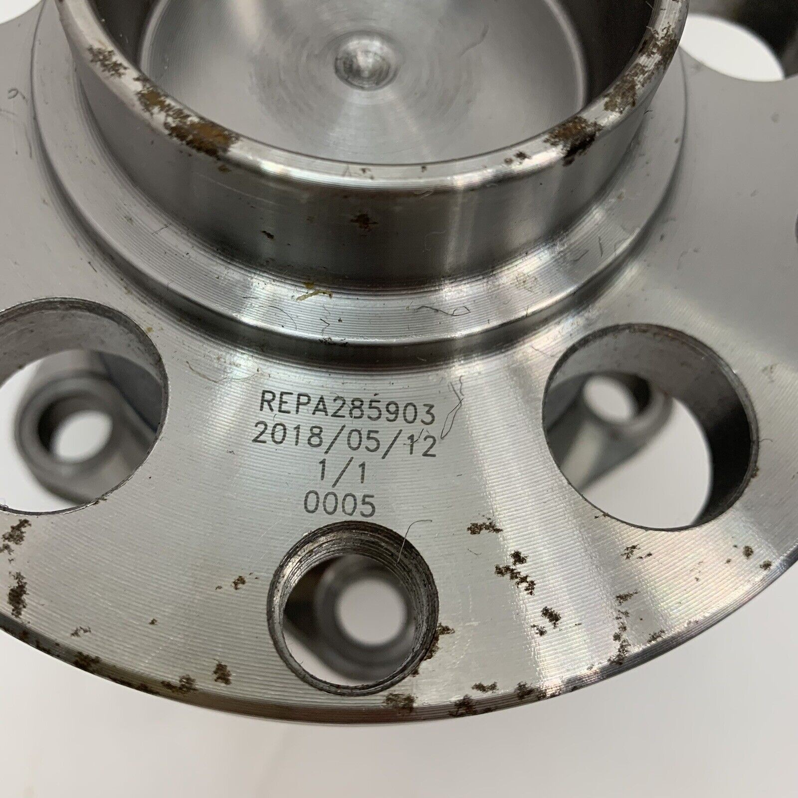 Wheel Hub Assembly with Bearings for Volkswagen Passat Audi A6 In Box