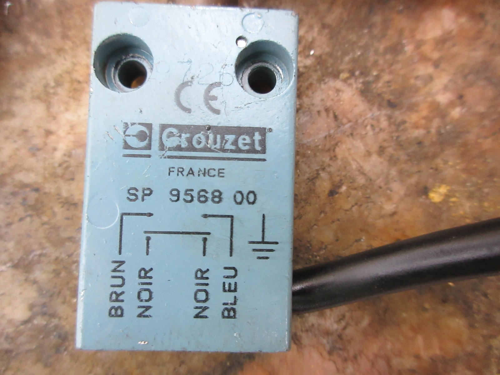1996 HAAS VF-1 CNC VERTICAL MILL CROUZET SP 956800 LOT OF 2 PIECES