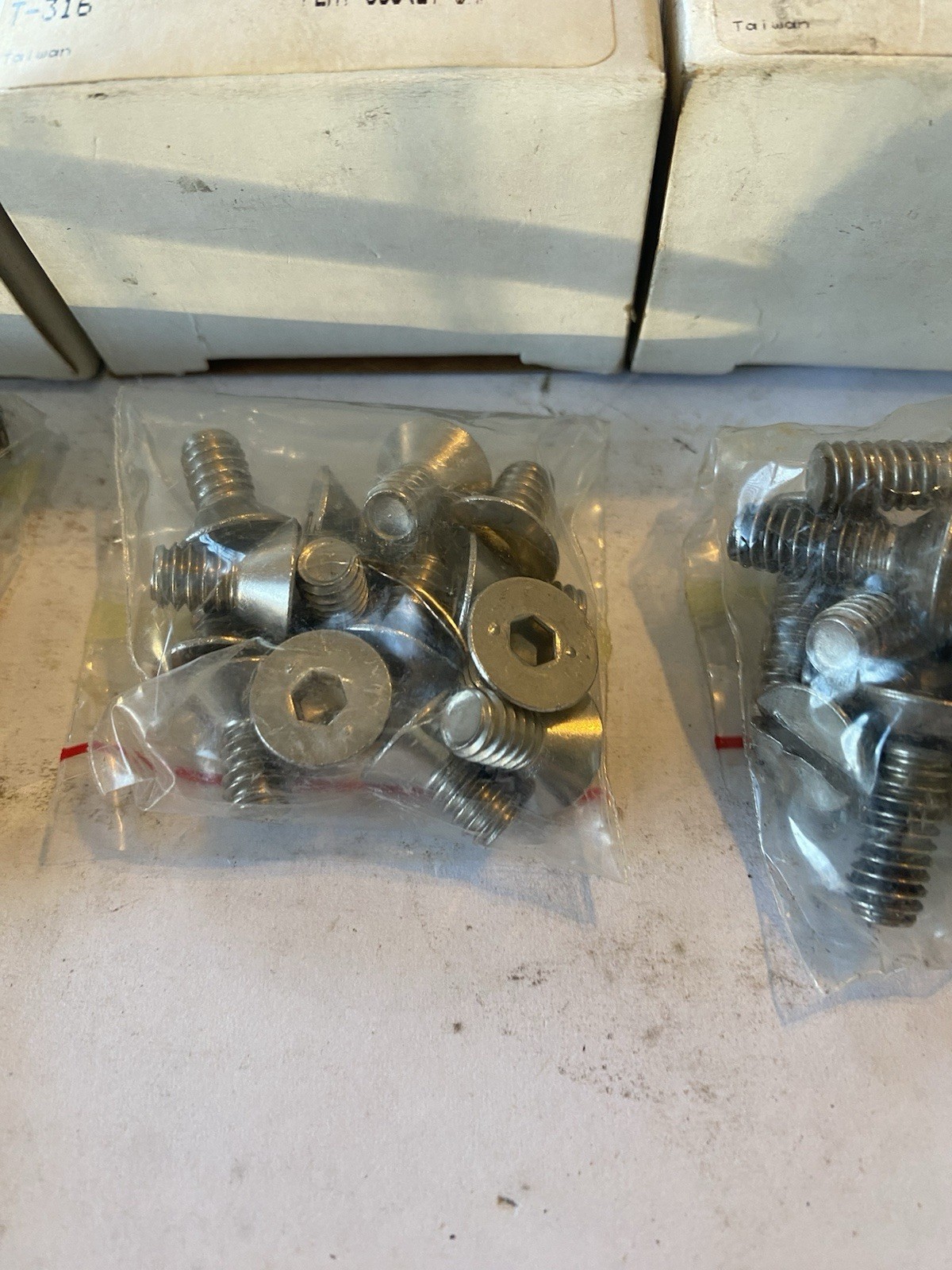 Lot Of 30 1/4-20 x 1-1/2″ Hexand Flat Head Bolts Stainless Steel Fully Threaded
