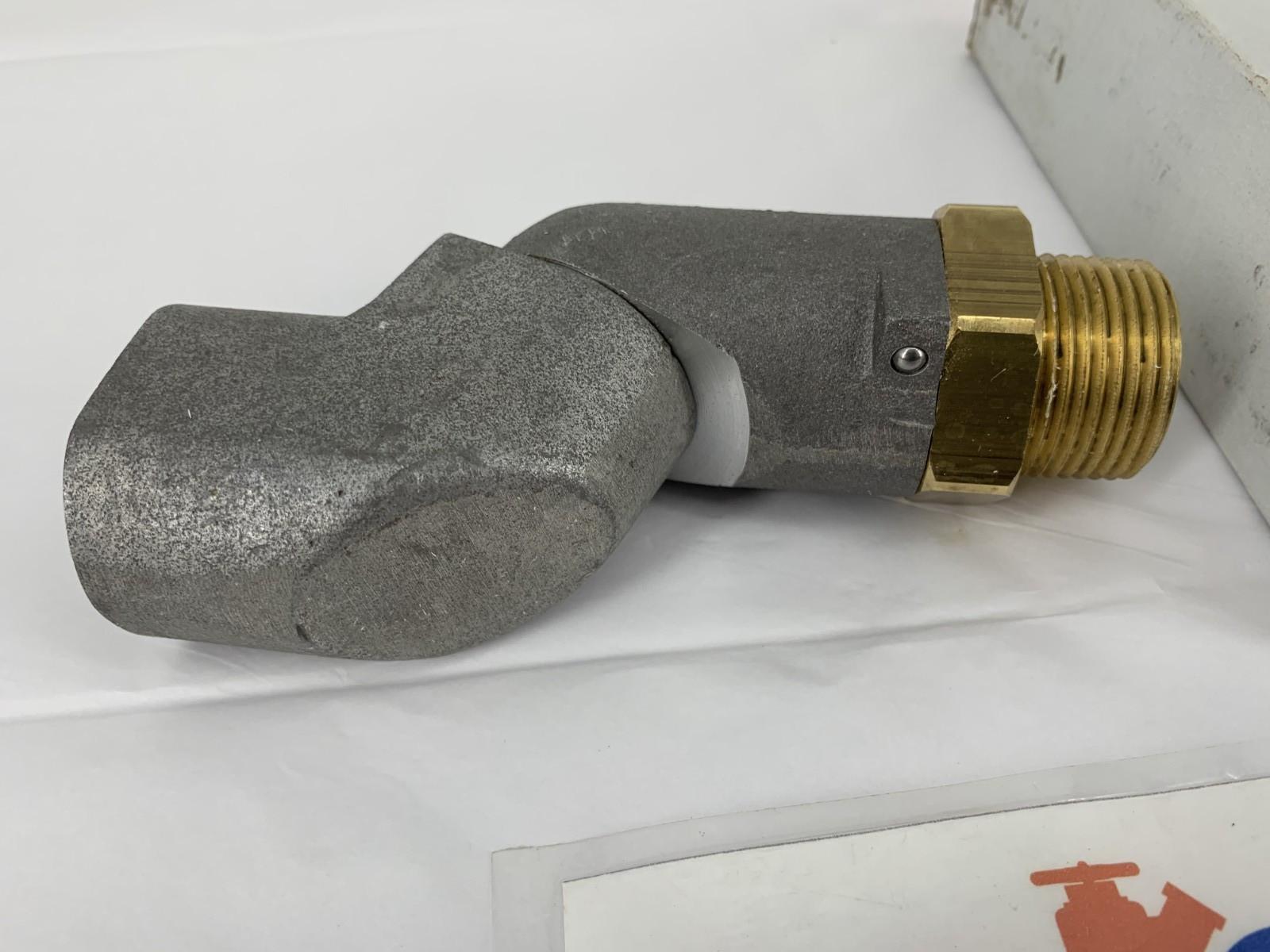 Dixon Valve DAC1010 C-2 Swivel 1″ MNPT x 1″ FNPT Dual Plane Hose 50PSI Max.