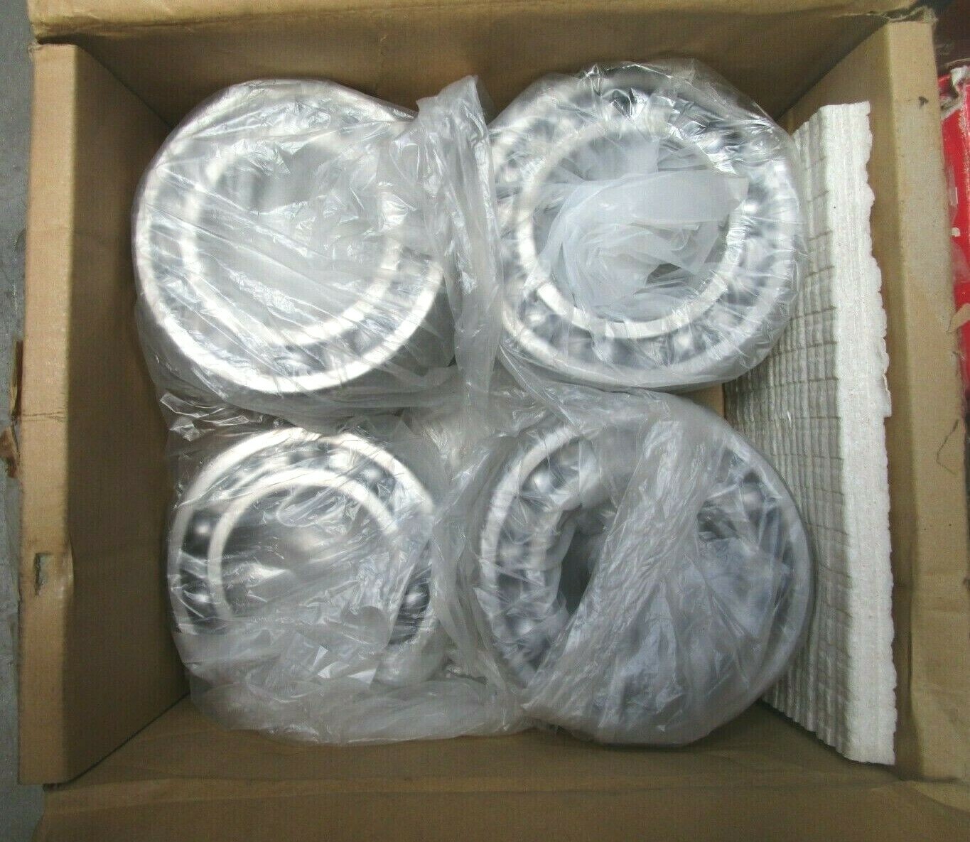 NTN 6214 Single Row Radial Bearing, Open, 70 mm ID x 125 mm OD x 24 mm W, Japan