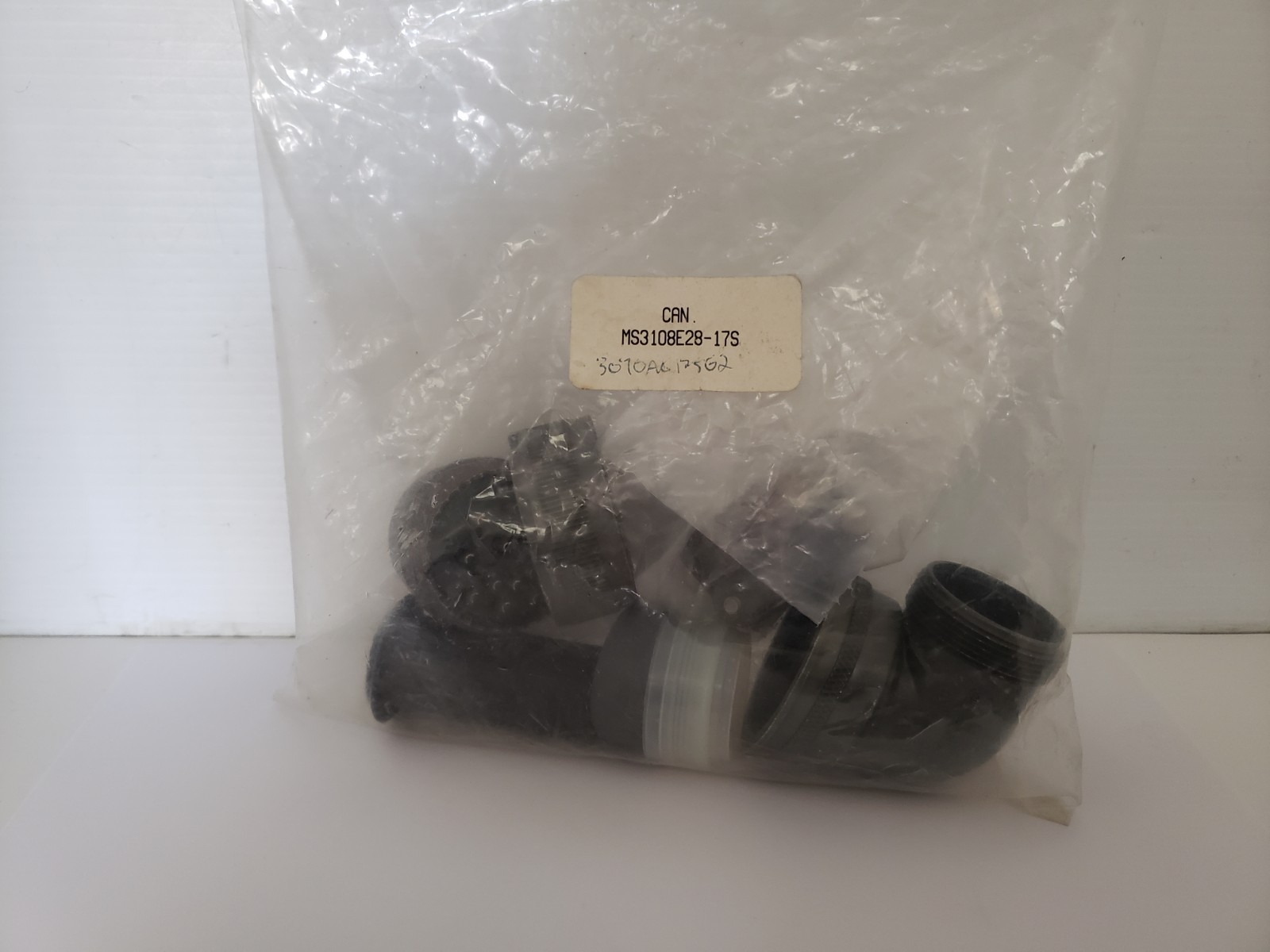 ITT CANNON MS3108E28-17S CIRCULAR CONNECTOR PLUG 28-17 NIB
