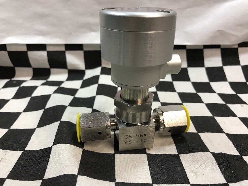 SWAGELOK Bellows Sealed Valve 1/4″ FVCR, SS-4BK-V51-1C, LOT OF 3, #130Z34 Box A