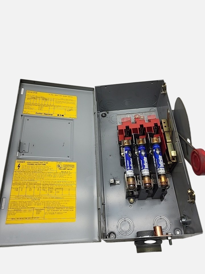 CUTLER HAMMER DH361FGK HEAVY DUTY SAFETY SWITCH 3 POLE, 30A W/ (3) FLSR30ID FUSE