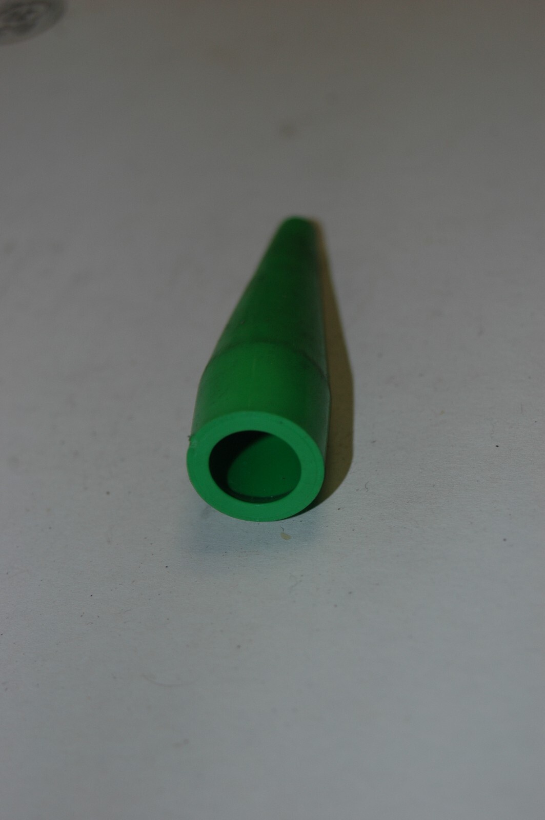 INSULATOR NO. 49 GREEN COLOR FOR MUELLER BATTERY CLIPS, NO. 48-C (10/P -SURPLUS-