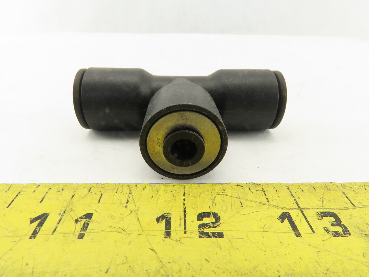 Legris Nylon Union Tee Fitting Push to Connect 1/2″ X 1/4″ X 1/2″ lot of 9