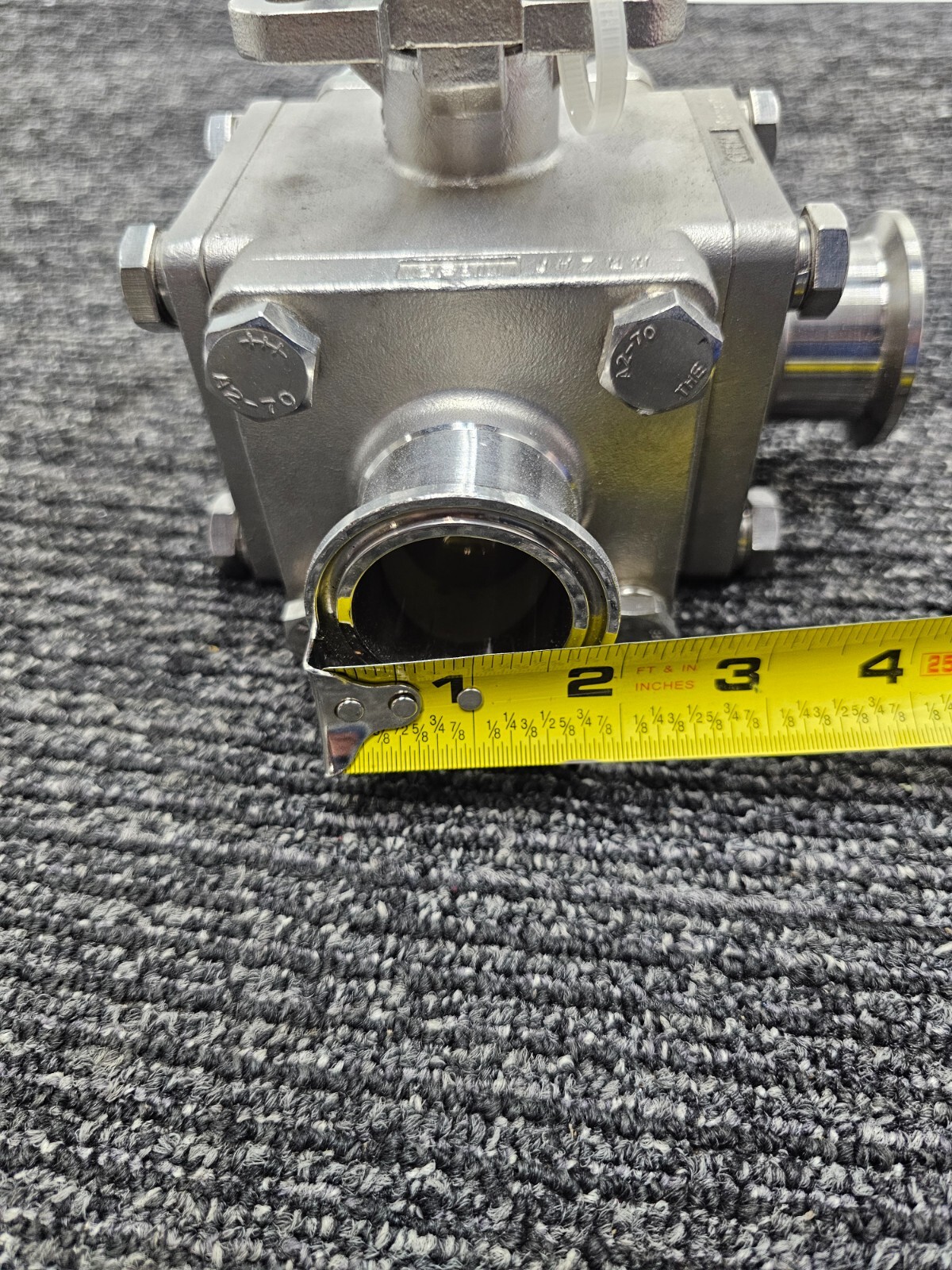 Ball Valve Flange Vacuum 1-1/2″ CF8M, 1000 WOG Blue Handle