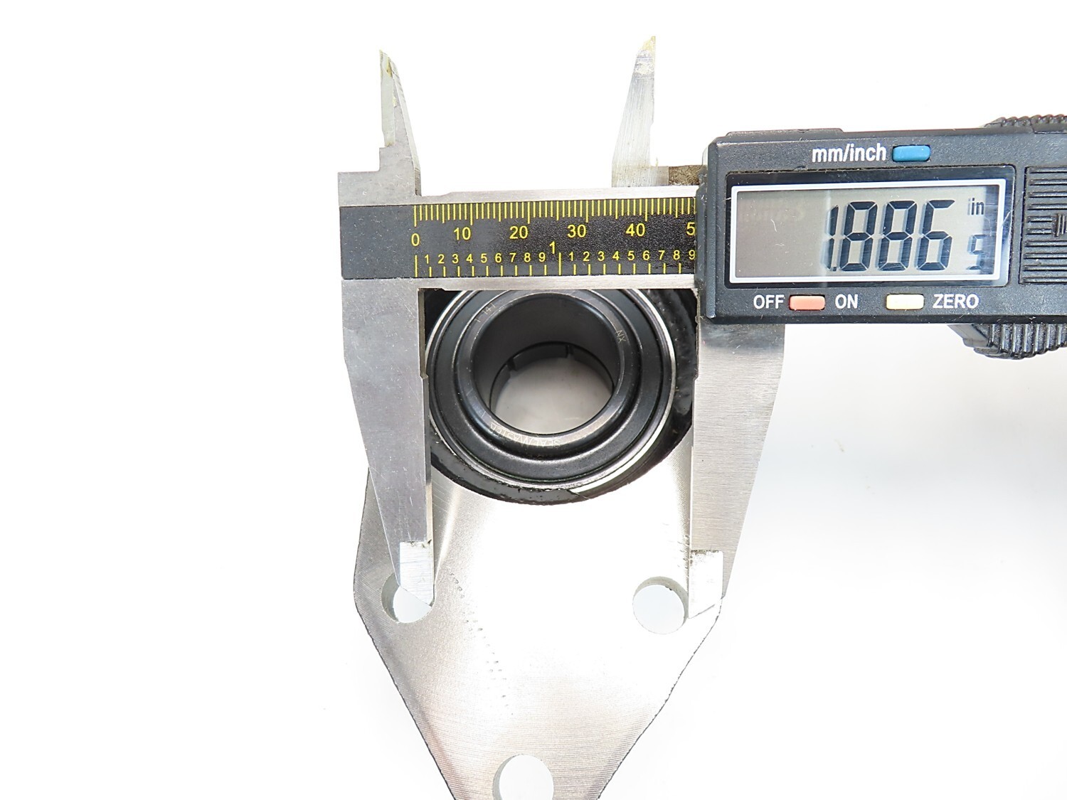 Sealmaster FB-20RT Gold Line 3 Bolt Bolt Flange Bracket Bearing 1 1/4″ Bore NIB