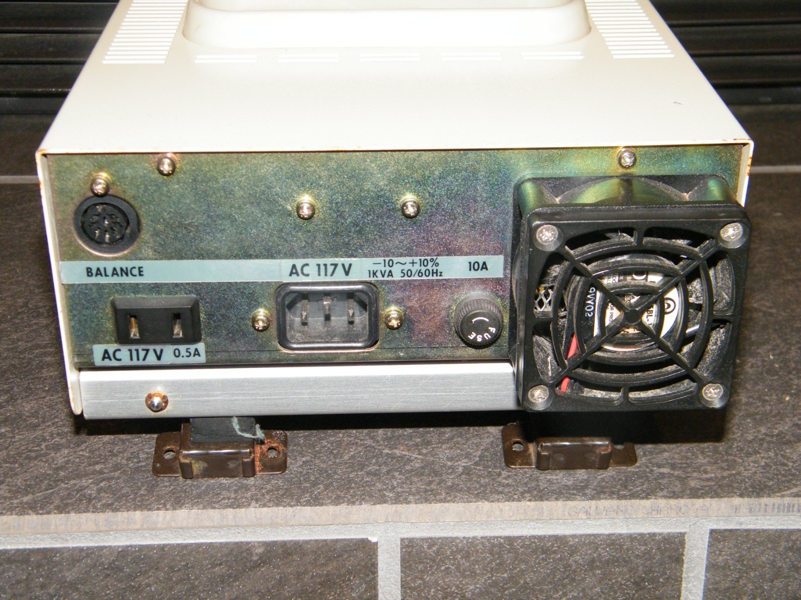 SHIMADZU HEATER UNIT; AC 117V, POWER SUPPLY NOT INCLUDED, GUARANTEED TO WORK!
