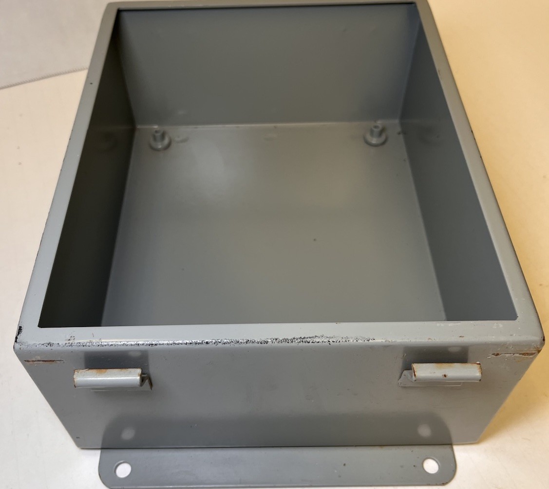 Hoffman E27525 J & P Box Enclosure 431H E27525 10x8x4 Inches Type 12 & 13