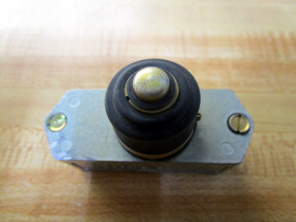 Honeywell 8PA56-E6 Snap Action Switch Cover W/Plunger 15403 W/Cover & Plunger On
