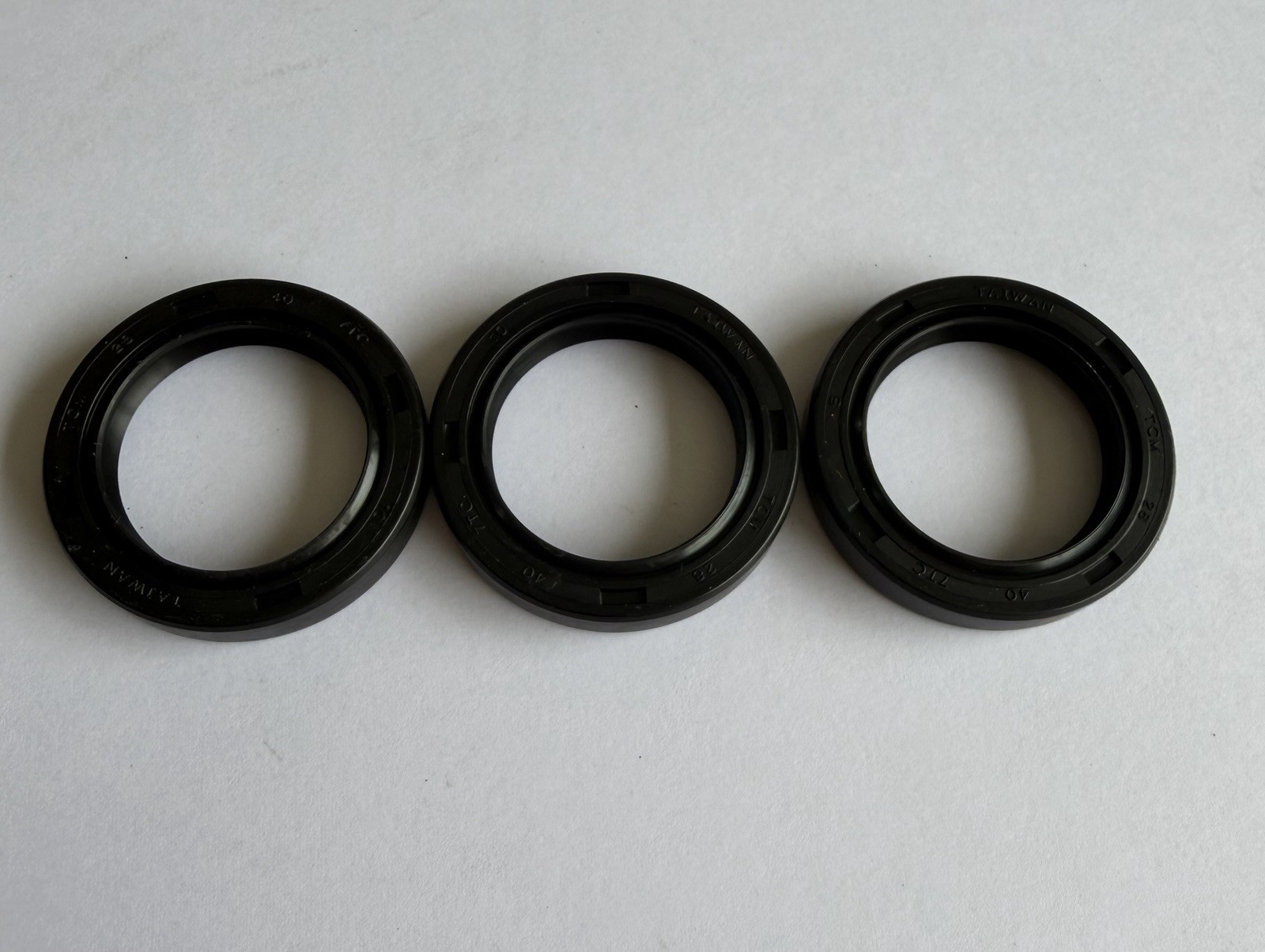 Lot Of 3! TCM Dichtomatik 28X40X7TC Seals