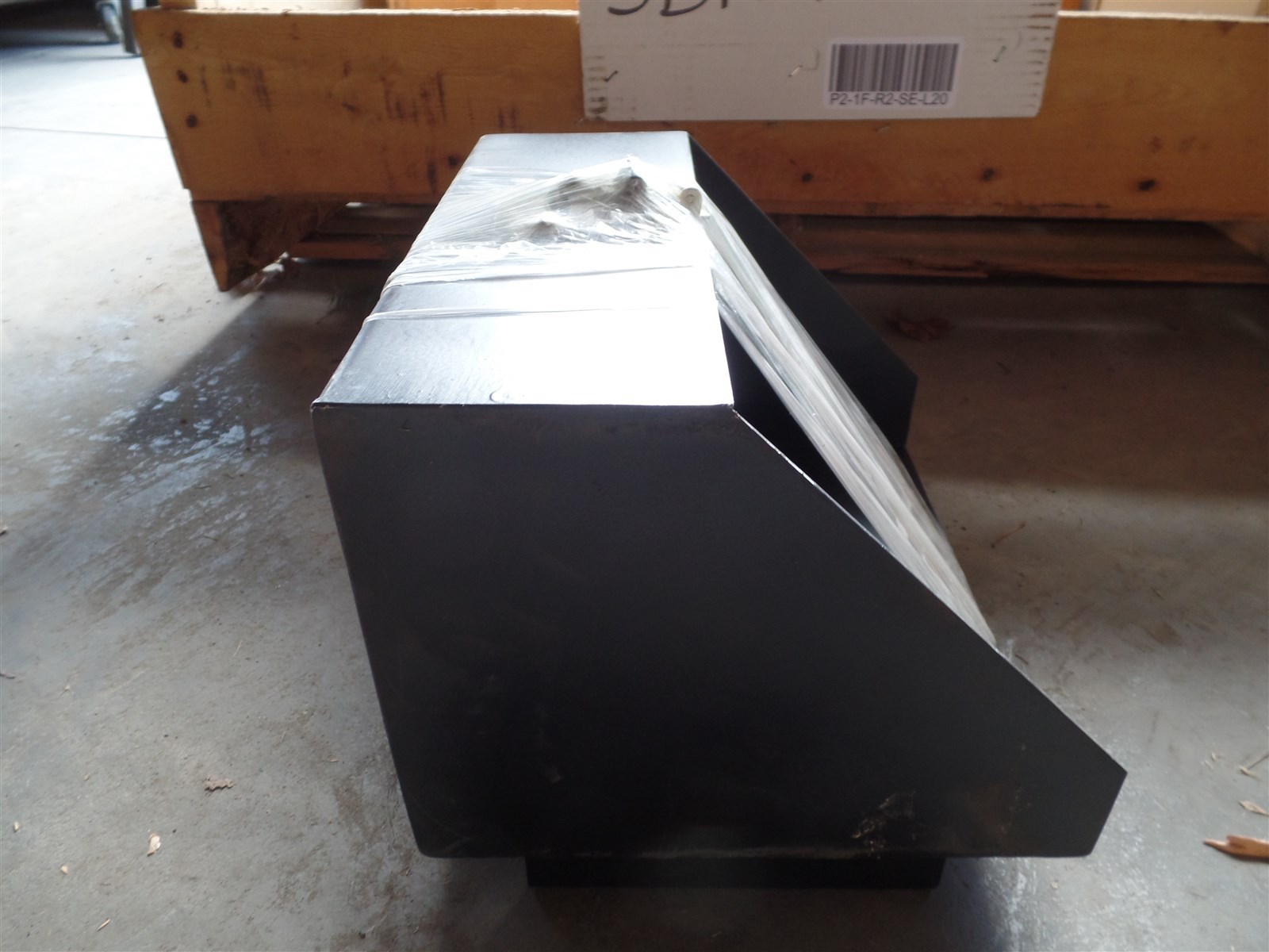 WR25043 BOX/WLDMT-BATTERY,BASE AGCO MASSEY FERGUSON 745 750 750A 760 765 AIR RID