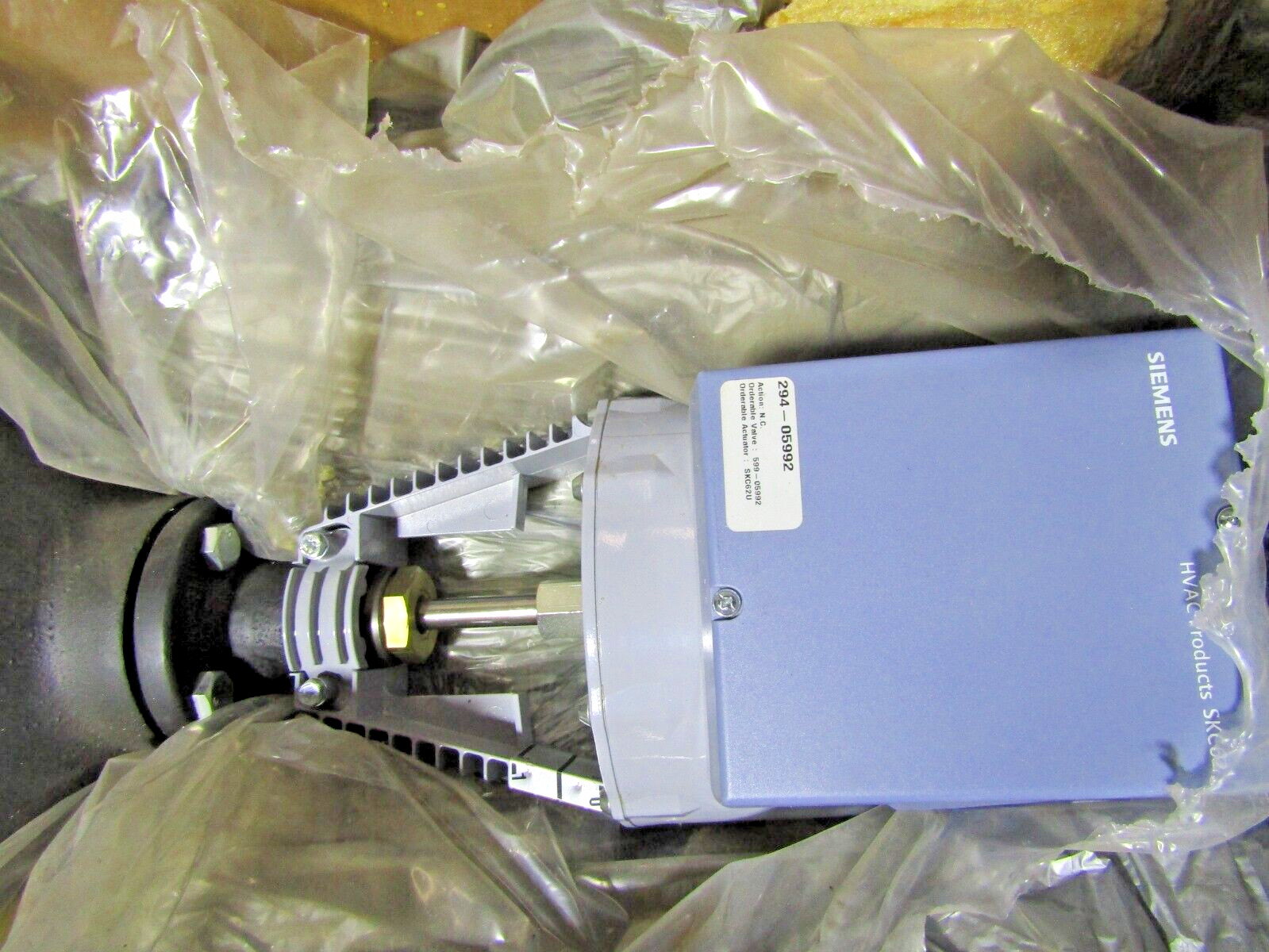 🔥 NEW SIEMENS SKC62U ACTUATOR 24VAC WITH FLOWRITE 599 SERIES 4″ VALVE 294-05992