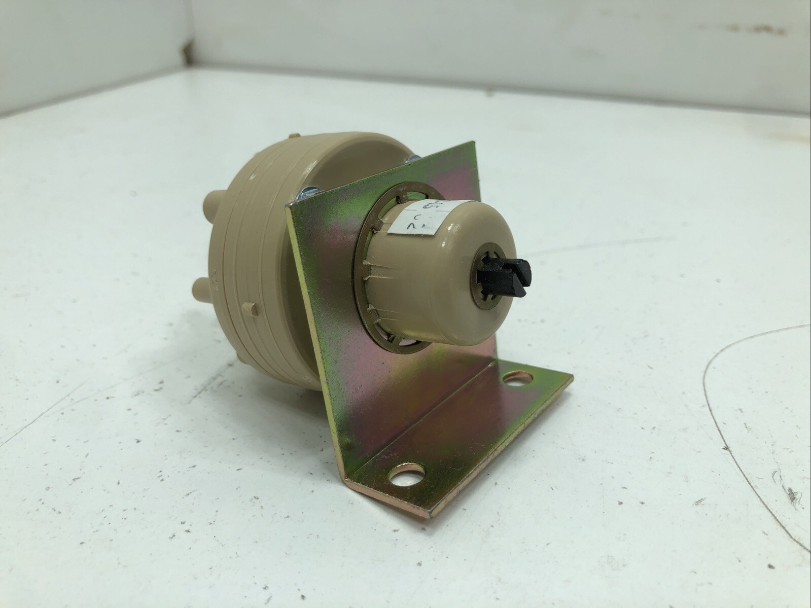 KMC INC. RCC-15 02 High Capacity Reversing Relay w/ Bracket