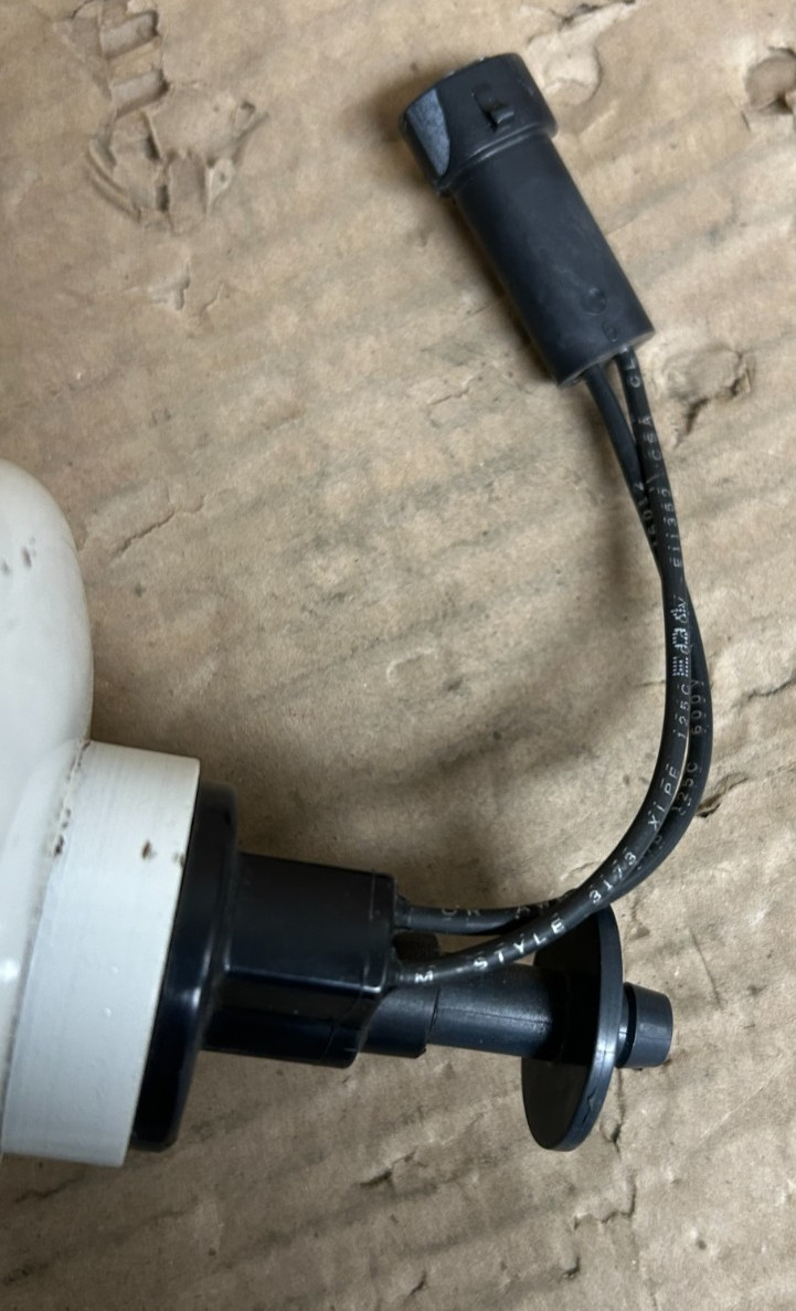 Cummins Fuel/Water Separator Fleetguard FS19519 3942533