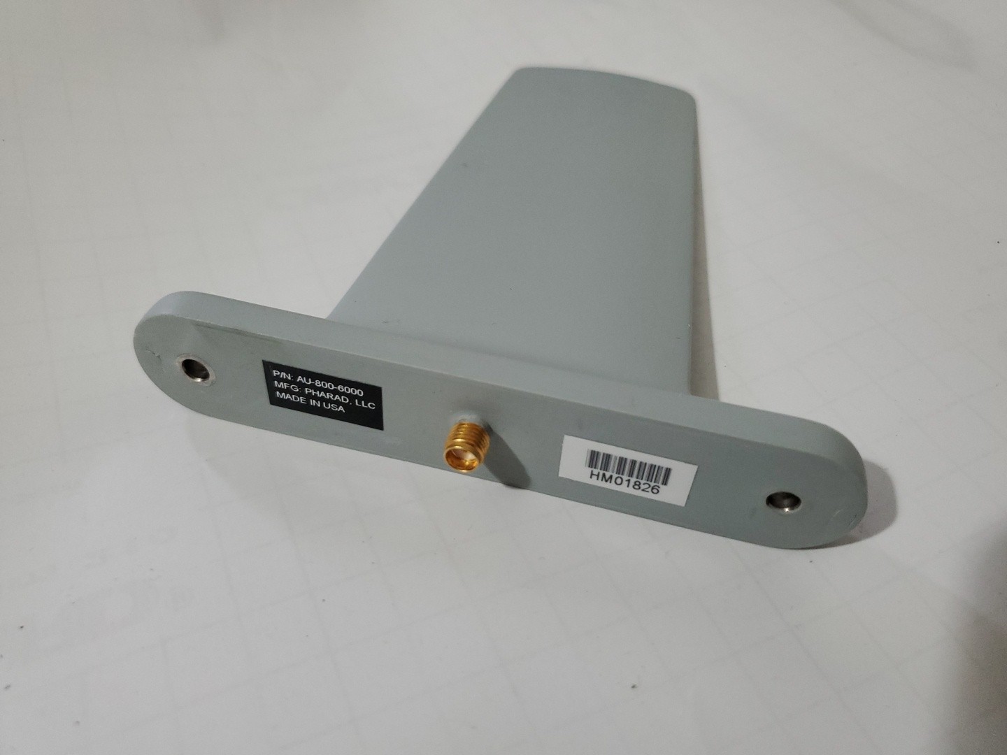 PHARAD AU-800-6000 Blade Antenna 800 MHz to 6 GHz, 2.4 to 5 dBi Gain, SMA