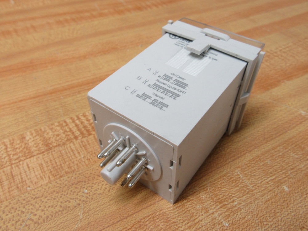 Eaton TMRP5102 Cutler Hammer Multi-Function Timer