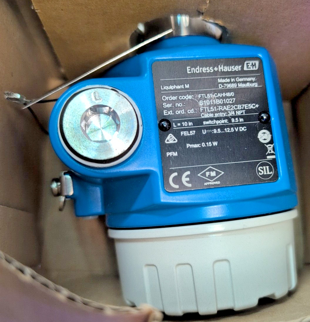 ENDRESS HAUSER LIQUIPHANT M FTL51-CAHH8/0 10IN, LEVEL SWITCH VIBR