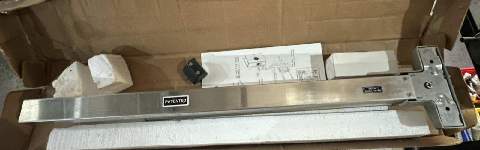 Modern SS Pushbar Type Rim Panic Exit Device For Doors Up to 36″ ED-S551