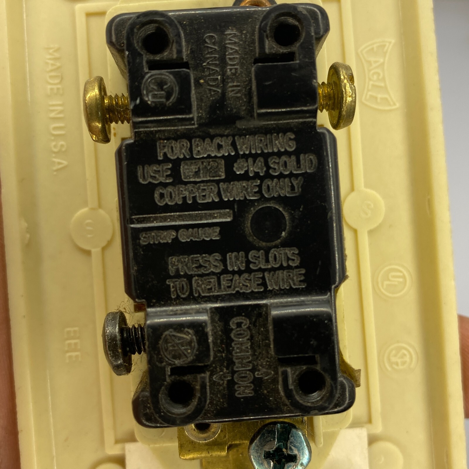 Mixed Leviton(2) Toggle Light Switch 15A-120V,Switch Leviton, Eagle(2)LOT OF 5🔔