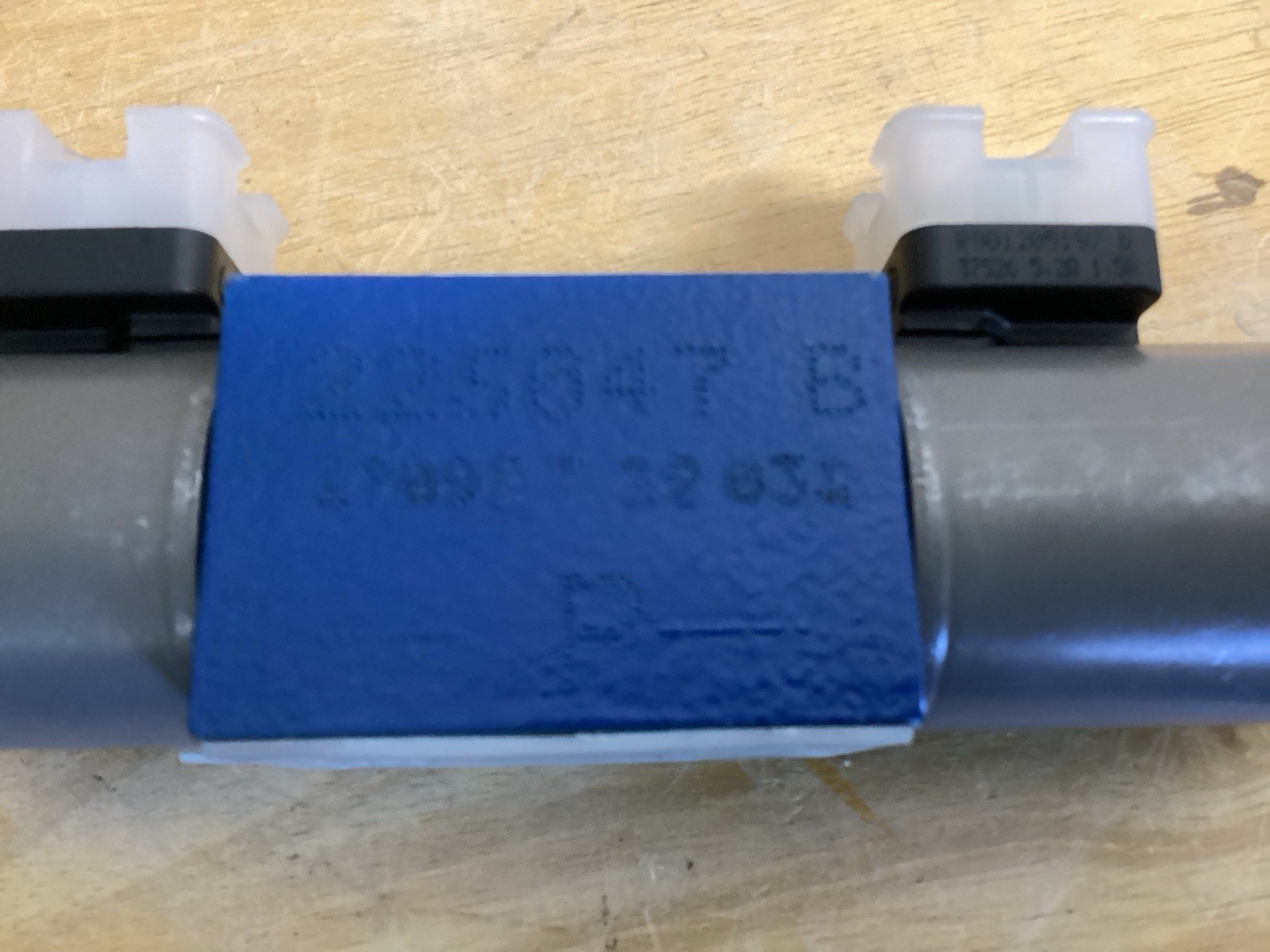 R900953654 Bosch Rexroth Hydraulic Proportional Directional Control Valve