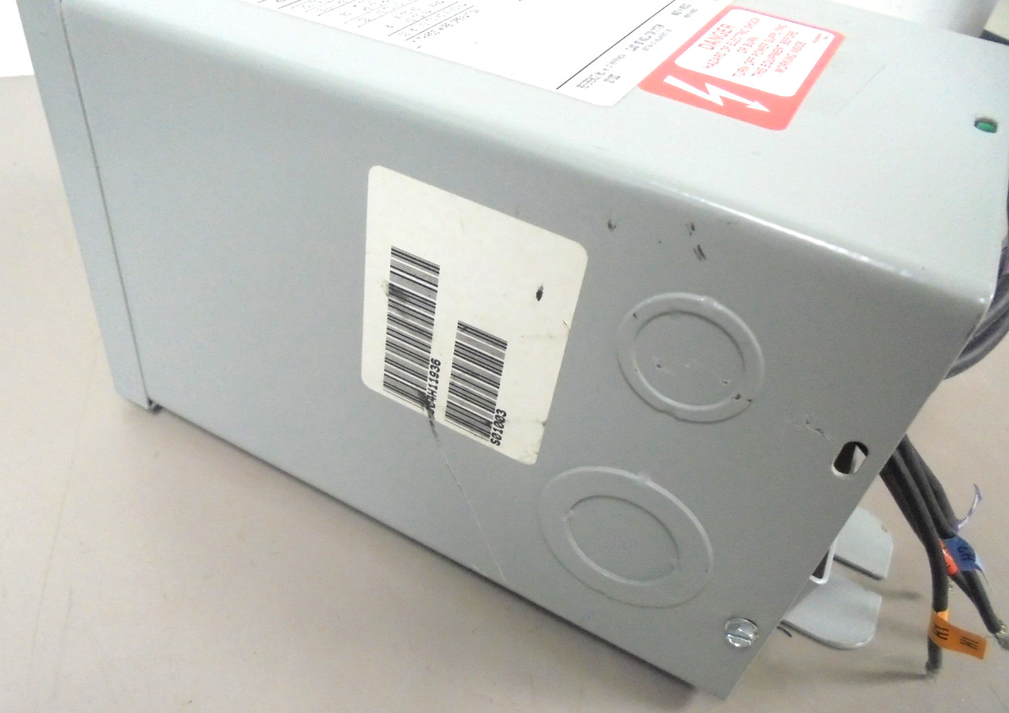 Cutler Hammer S10N06A01N Dry Type Distribution Transformer 120/240 to 16/32