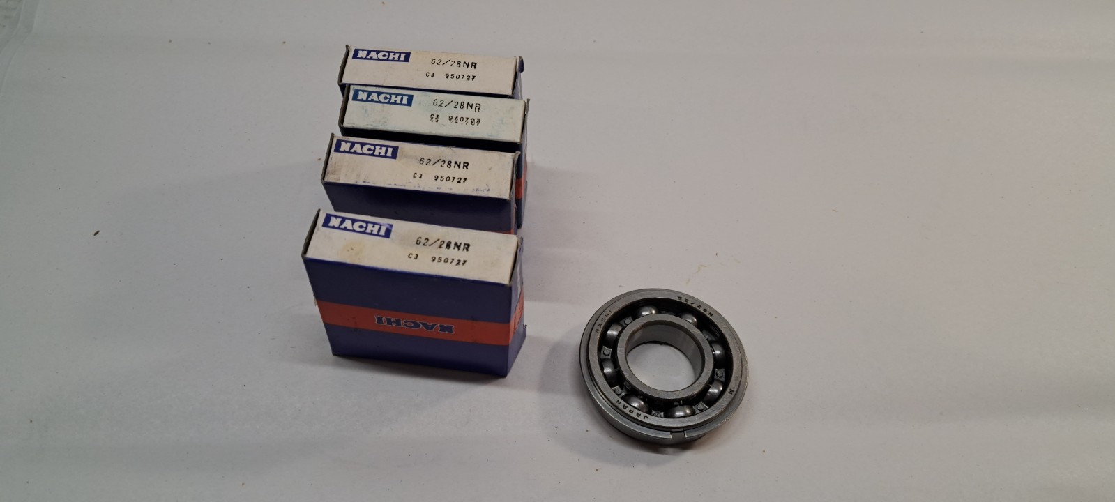 LOT OF 4 NEW IN BOX NACHI 62/28NR ROLLER BEARING 62/28N C3 JAPAN