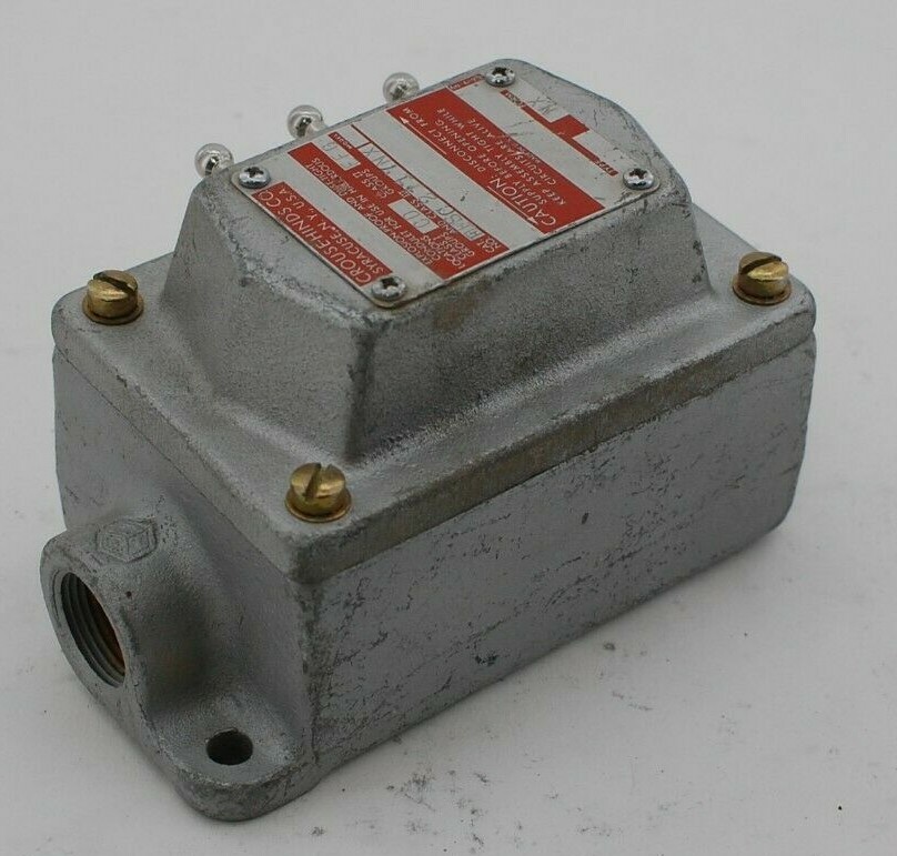Crouse Hinds EFSC 2117NX Explosion Proof and Dust-Tight Condulet