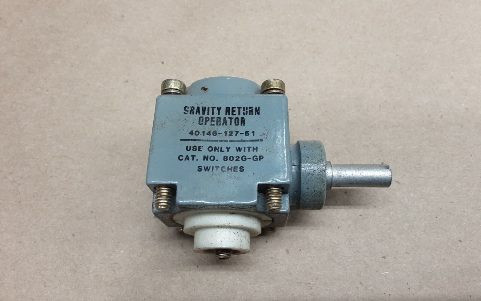 Allen Bradley 40146-127-51 Gravity Return Operator Head #33H3RM
