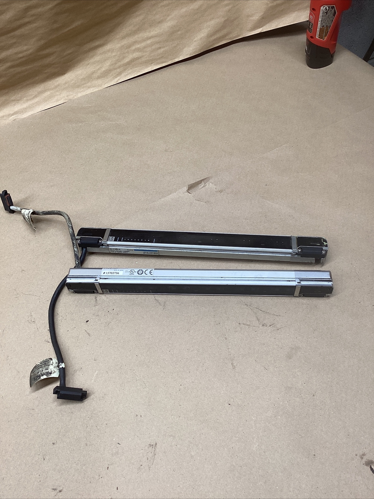 KEYENCE Light Curtain SL-C16H-R & SL-C16H-T Trans/Receiver #2176FMLH53