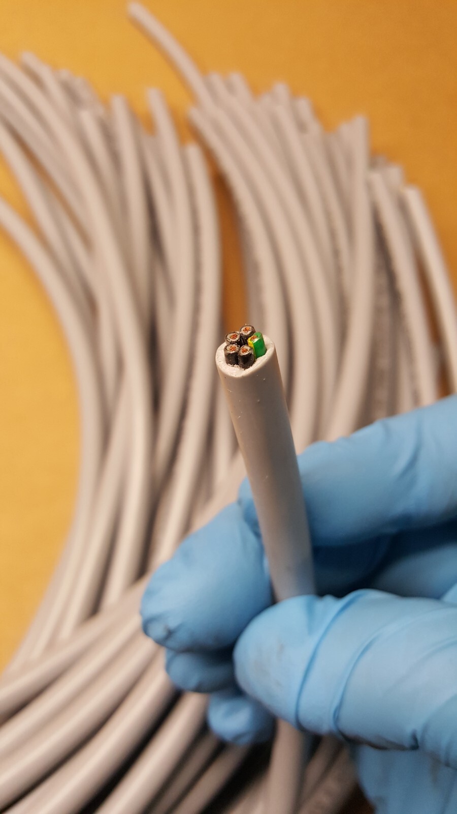 NEW LAPP KABEL E155920/20886 OLFLEX 190 Cable, 600V, 95 ft in 28″ sections .5 mm