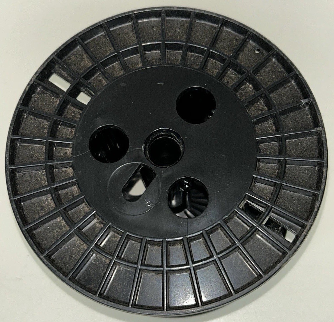 One (1) Large Empty Plastic Spool for Rope Cable Wire Paracord 4.25″ Tall
