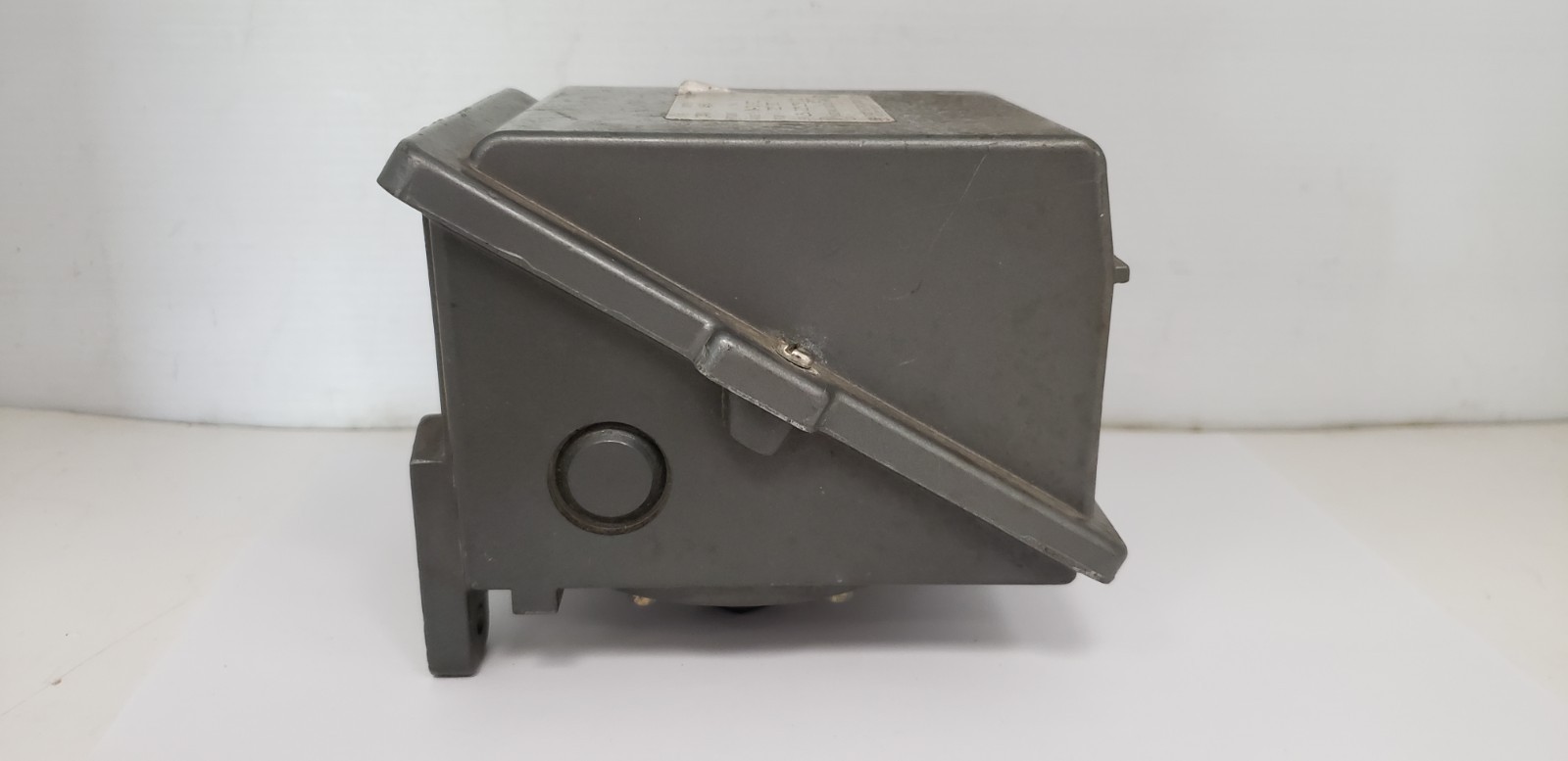 UNITED ELECTRIC J400-454 PRESSURE SWITCH, RANGE 0-30 PSI, 125/250 VAC, 15A, NNB