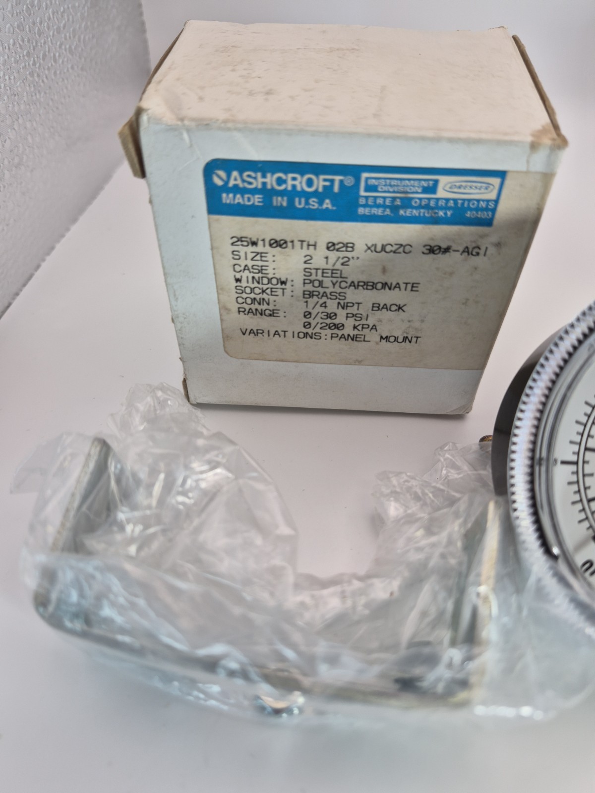 LOT OF 2 NEW ASHCROFT 2.5″ 30 PSI 1/4″NPT PRESSURE GAUGES 25W1001TH *USA 088-03