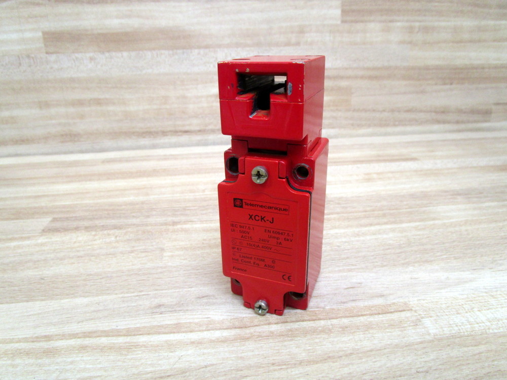 Telemecanique XCK-J5970 Limit Switch XCKJ5970 064722 W/O Key