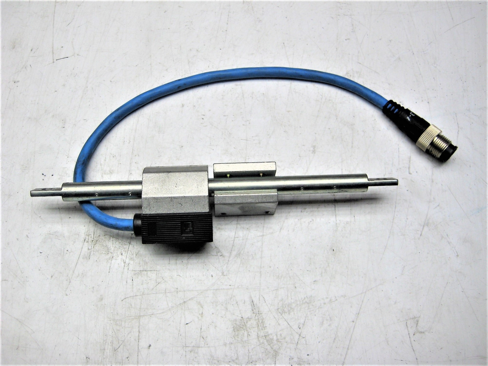 SMC D-P74-85G PROXIMITY SWITCH (AS PICTURED) NSNP