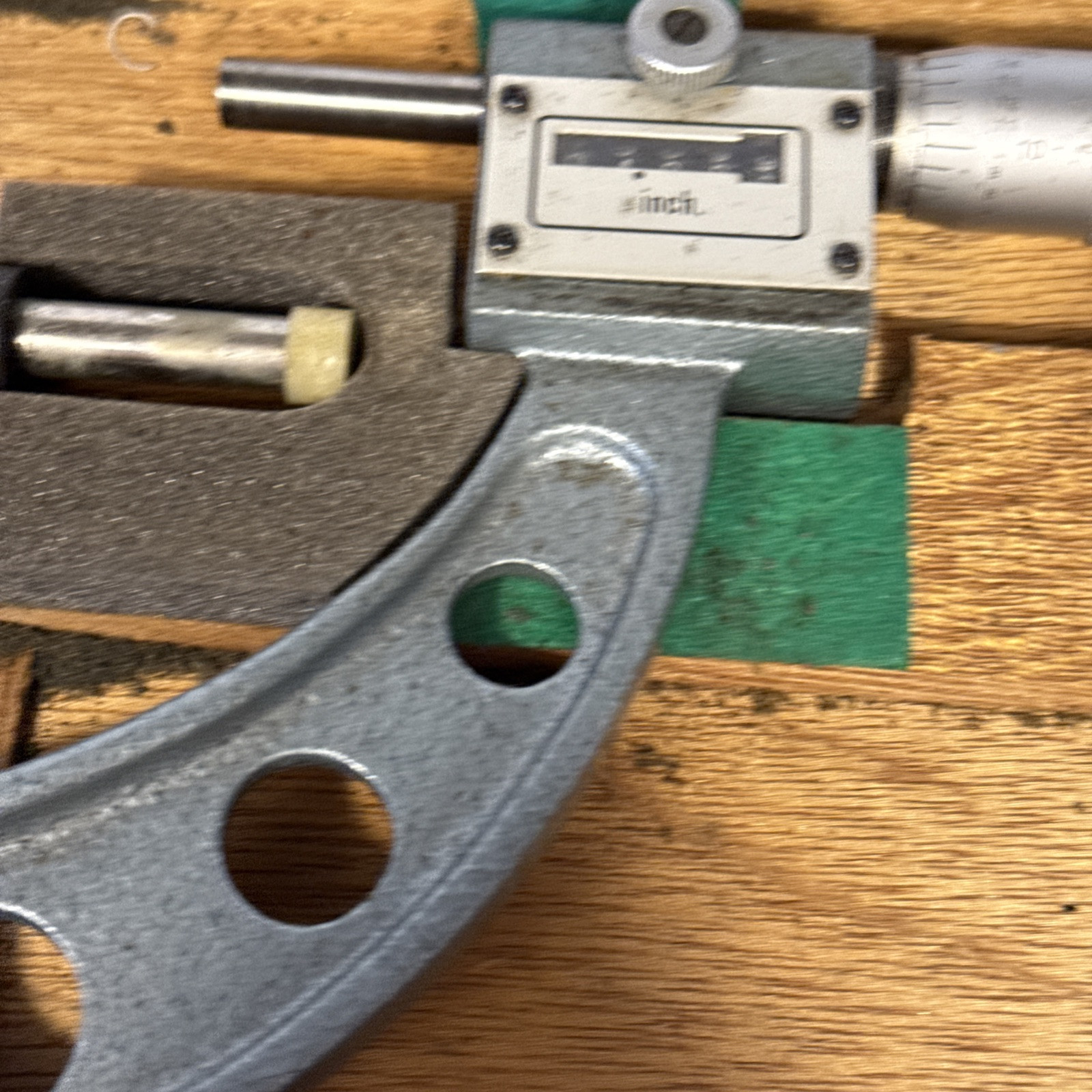 MITUTOYO 193 OUTSIDE MICROMETER. 5″-6″ With Wooden Case And Manual