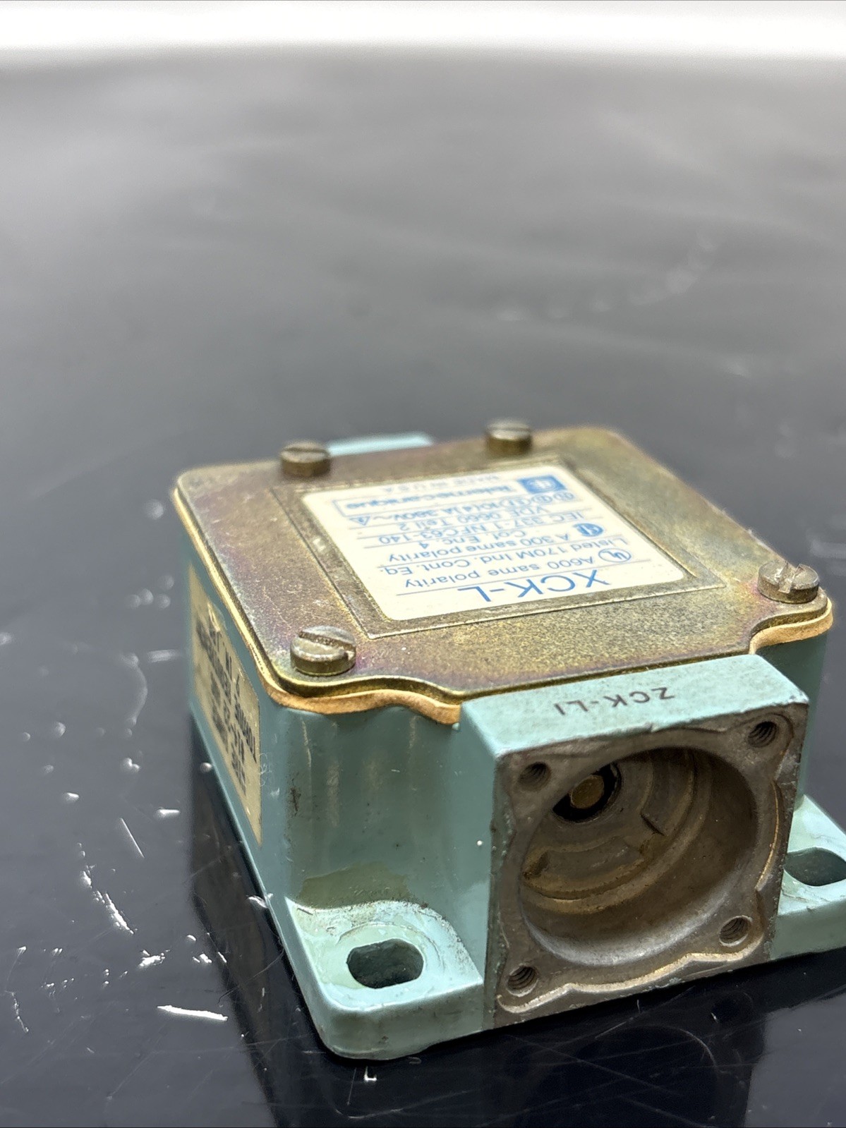 TELEMECANIQUE XCK-L 380V 10A