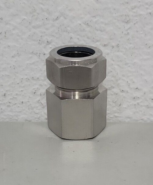 NEW GENUINE Swagelok SS-1410-7-12 Stainless Steel Tube fitting 7/8 OD x 3/4
