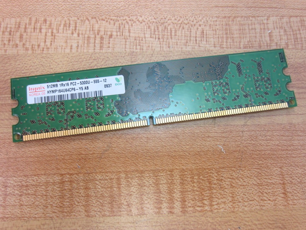 Hynix 512MB 1Rx16 PC2-5300U-555-12 Module HYMP164U64CP6-Y5 AB