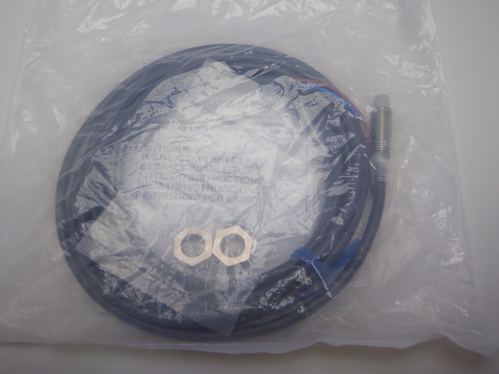 Omron E2E-X4MD1 Sensor