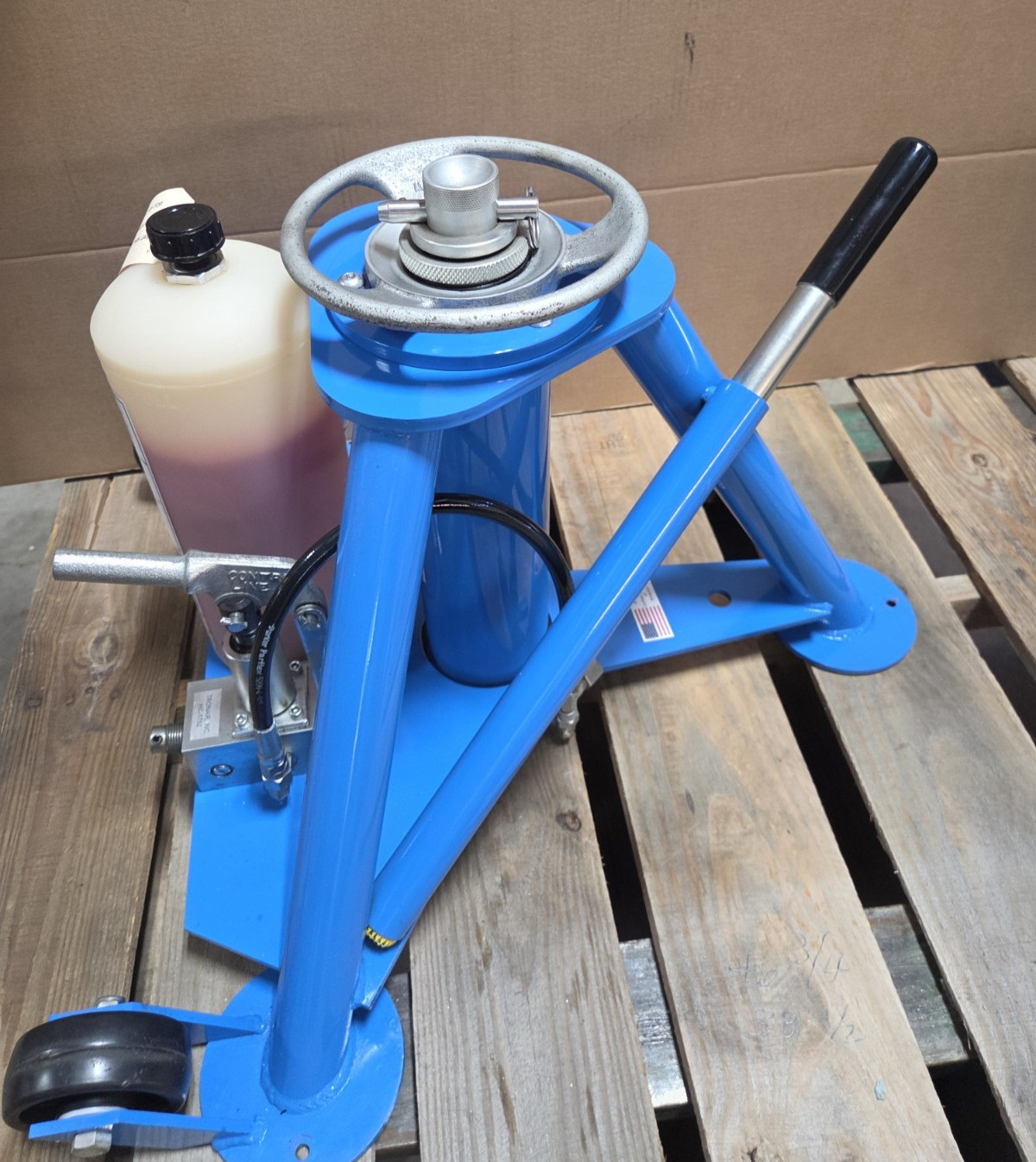 New Tronair 02-0517-0140 Aircraft Hydraulic Jack, Tripod – 5 Ton, Multi Stage.