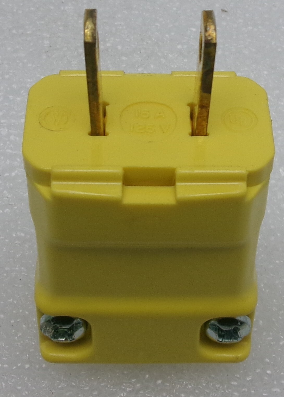 Hubbell HBL5868VY Replaces Cat 5865VY 15A 125V 2 P 2 W NON-Grounding #763P