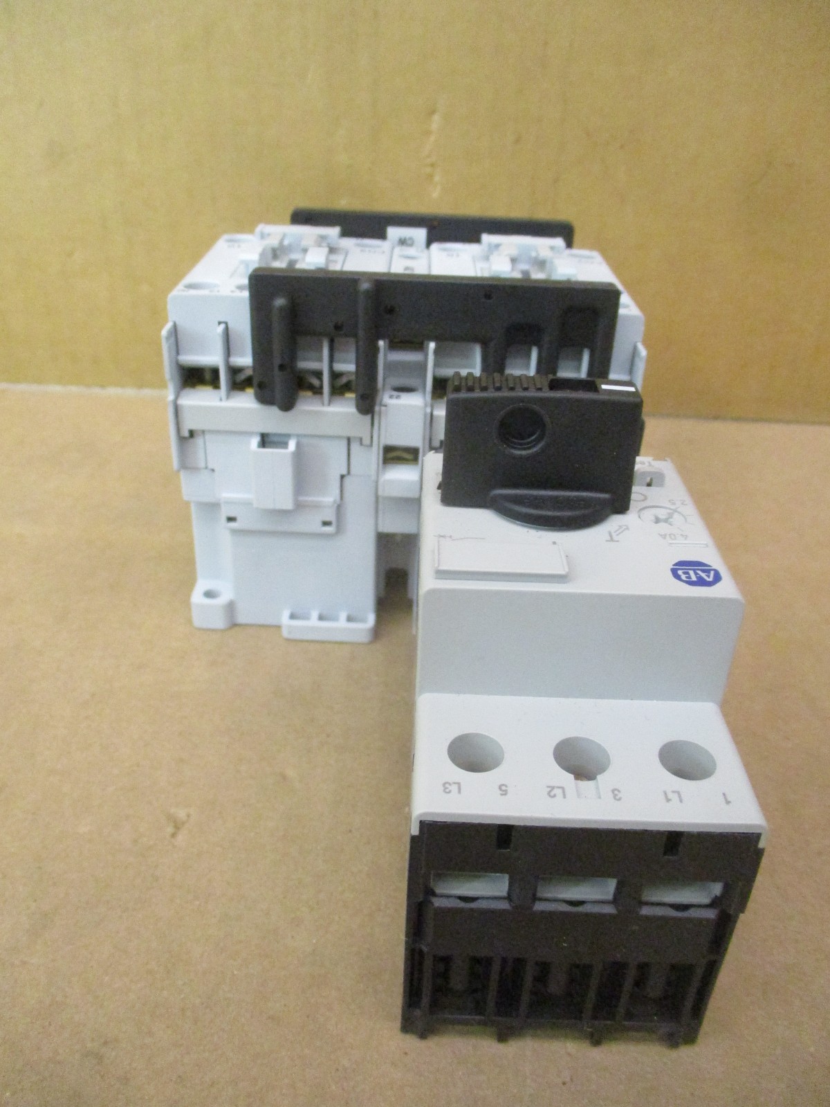 New Open Box Allen-Bradley 191E-AND3-CB40X-KN Contactor 100-C09 53084NADC