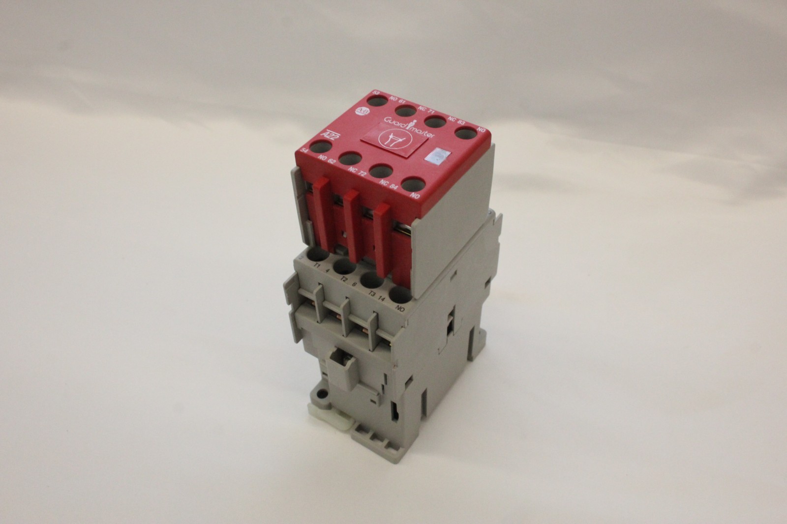 NEW ALLEN-BRADLEY 100S-C09D05C