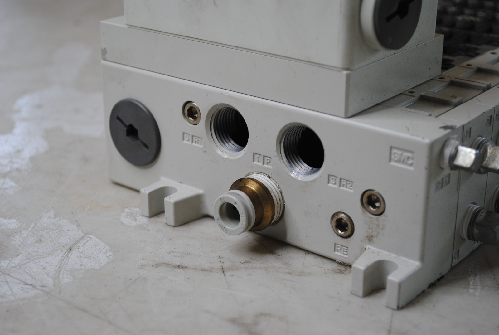 SMC Plug-In Manifold Used Working Condition Free Shipping
