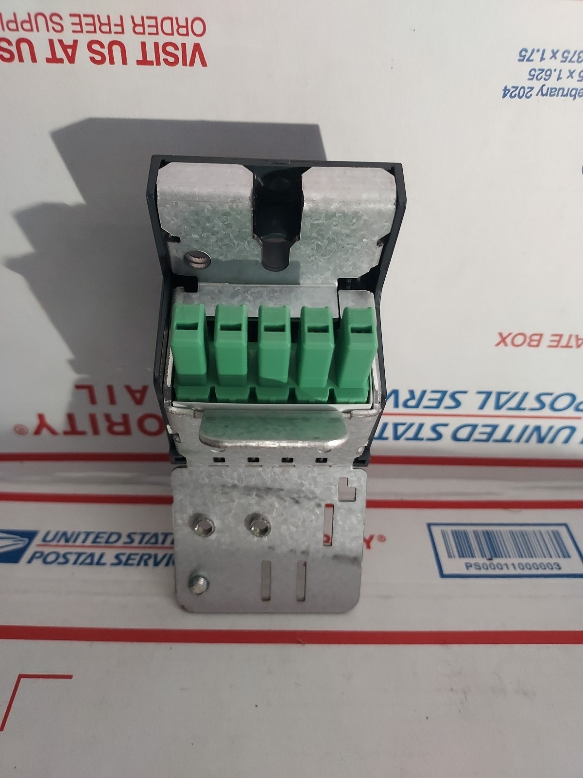 New Without Box Schneider Electric Motor Pluggable Connector S1A2514702 – t8#332