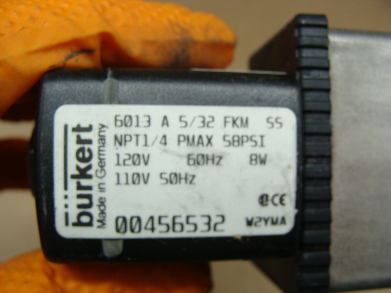 BURKERT FLUID CONTROL SOLENOID VALVE 6013 A 5/32 FKM 55 NPT1/4 58PSI 110-120V 8W
